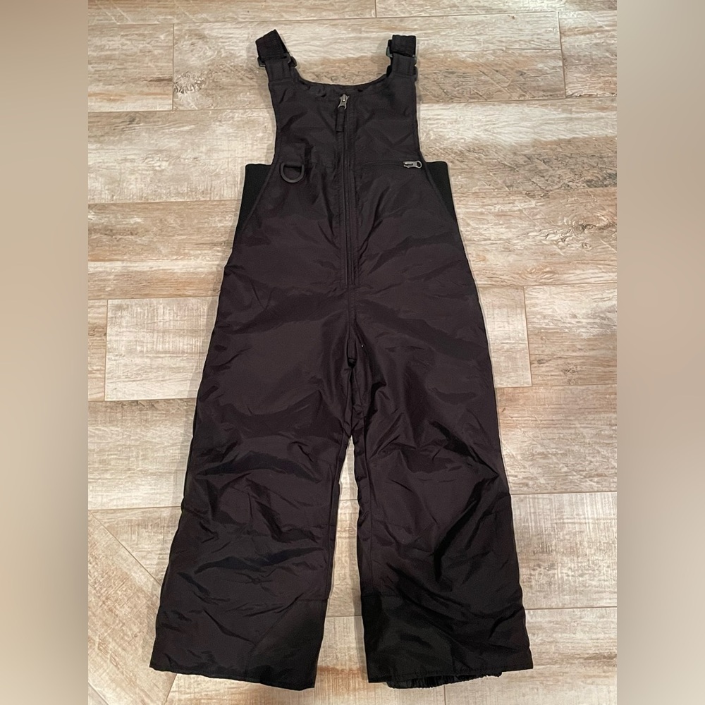 NWOT kids ski bibs size 5 black